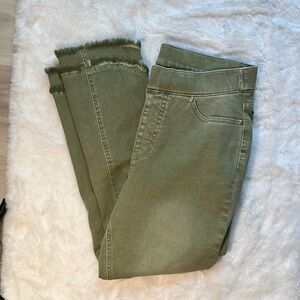 NWT QVC Isaac Mizrahi Sage Green Ankle Cropped Jeans. Has Front/back Pockets